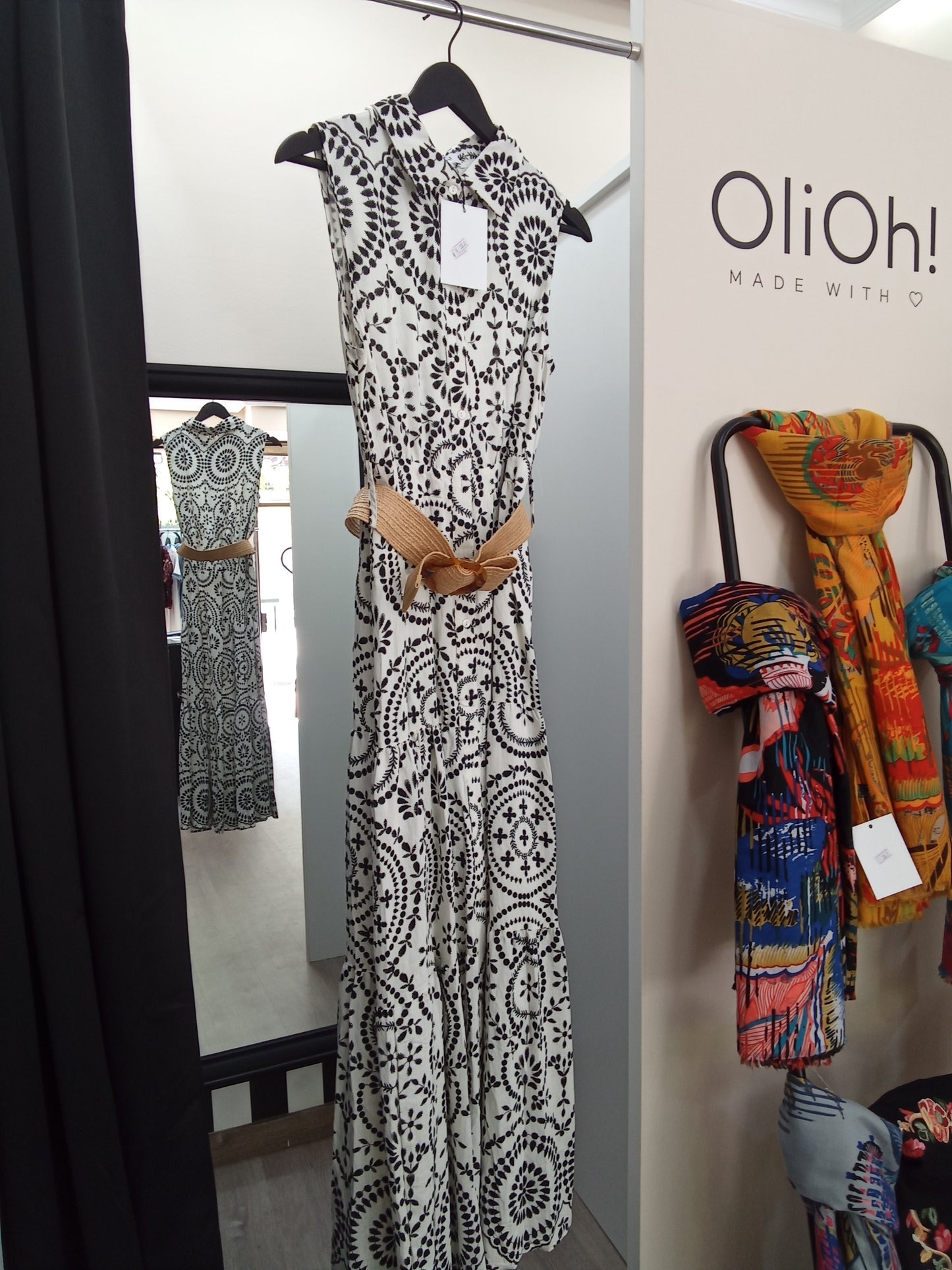 Vestido Blanco con estampado y cinturón