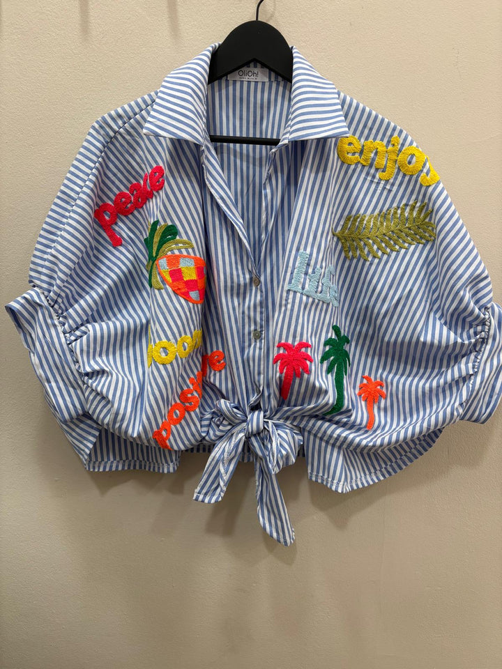 camisa de rayas azul y blanco