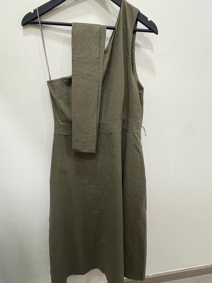 vestido verde de lino