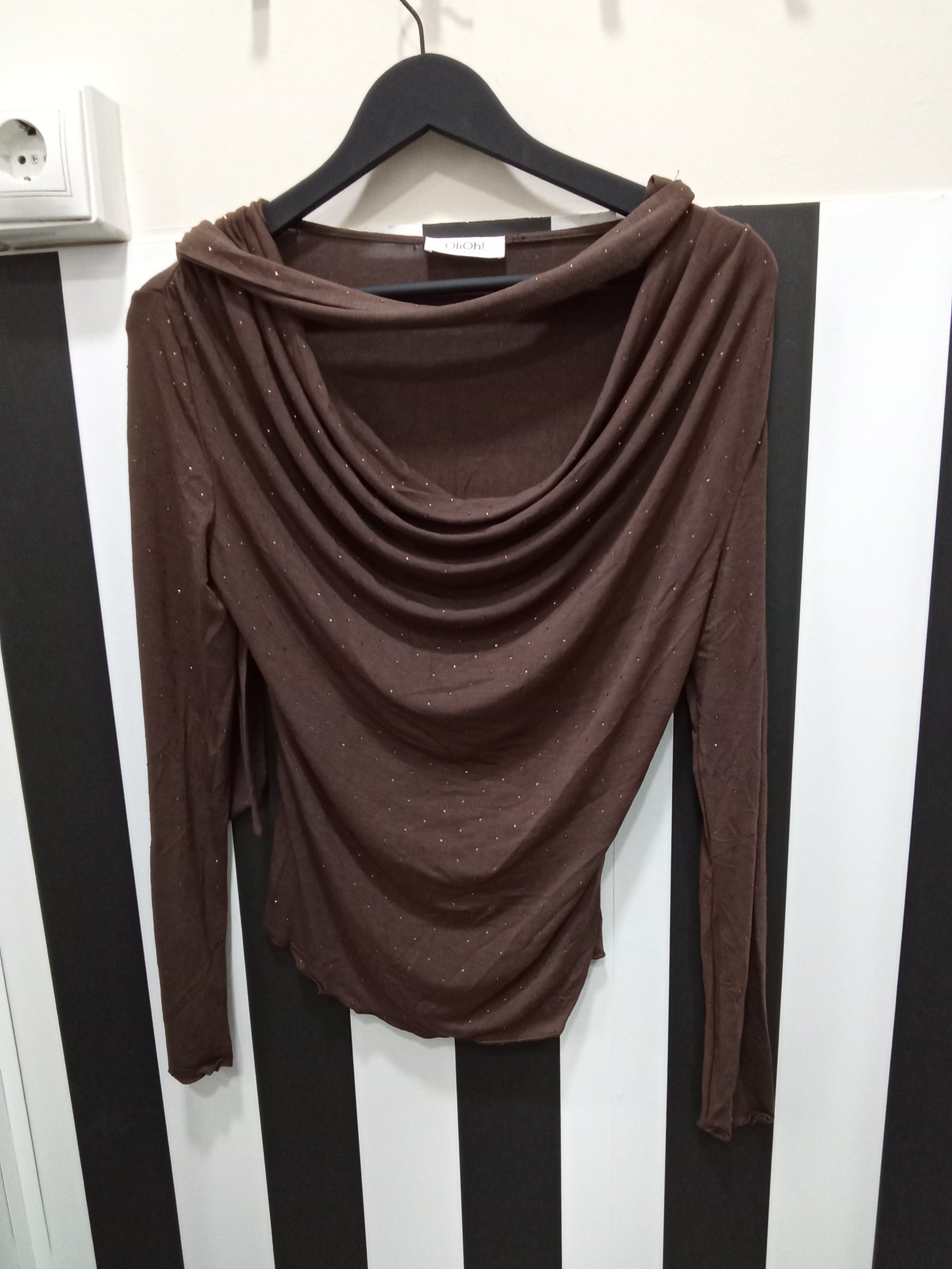 Blusa marrón con brillos