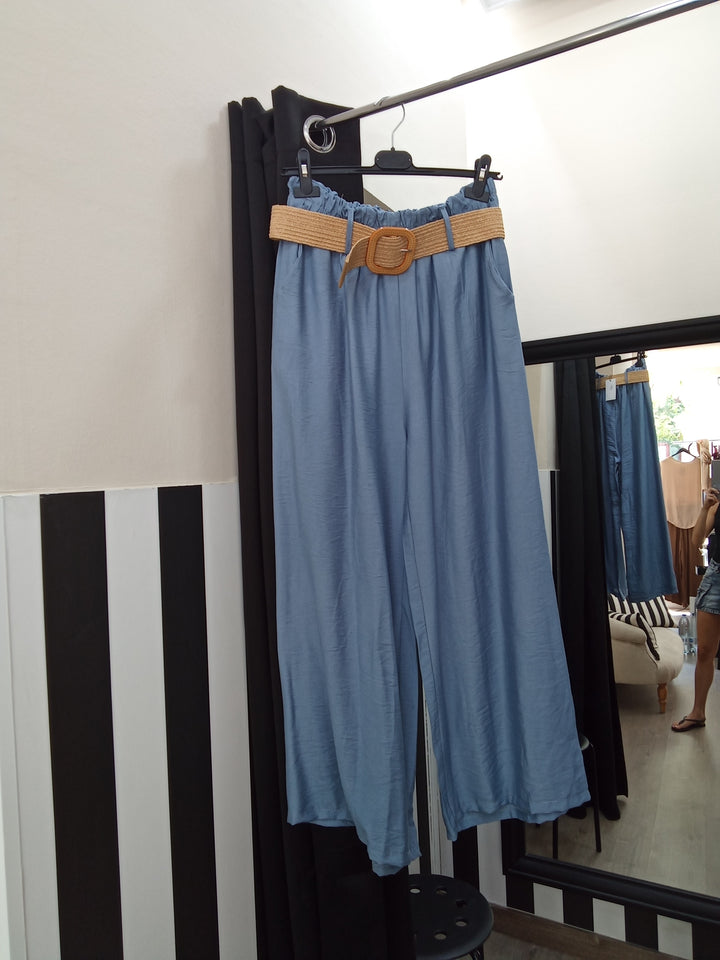 Pantalón campana con cinturón